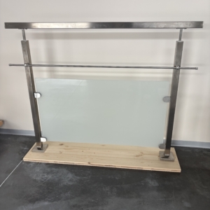 Garde-corps inox 1 tube et tôle ou verre
